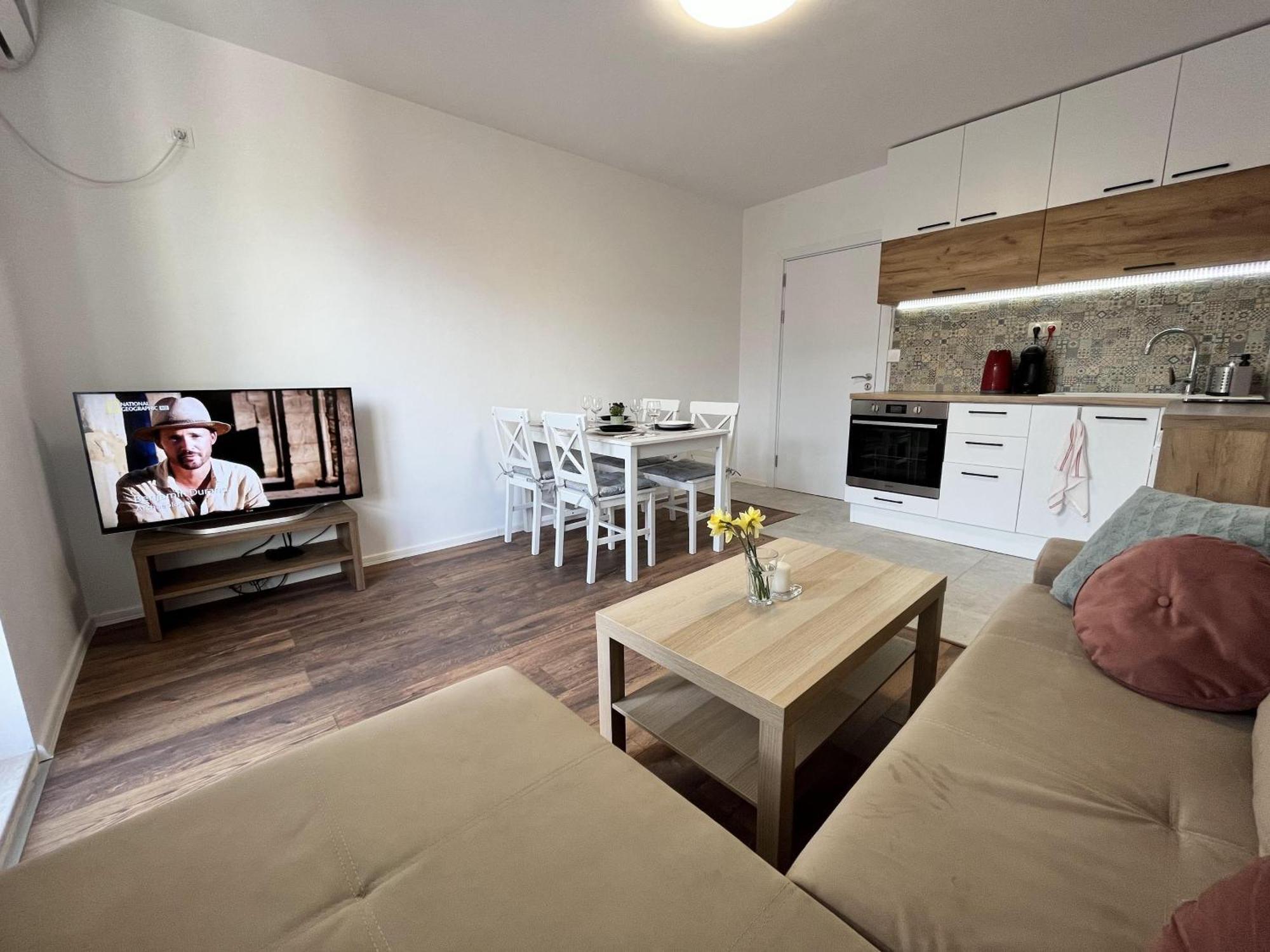 Central Cosy, Fully Renovated 2Bd Near The Cathedral Varna Extérieur photo