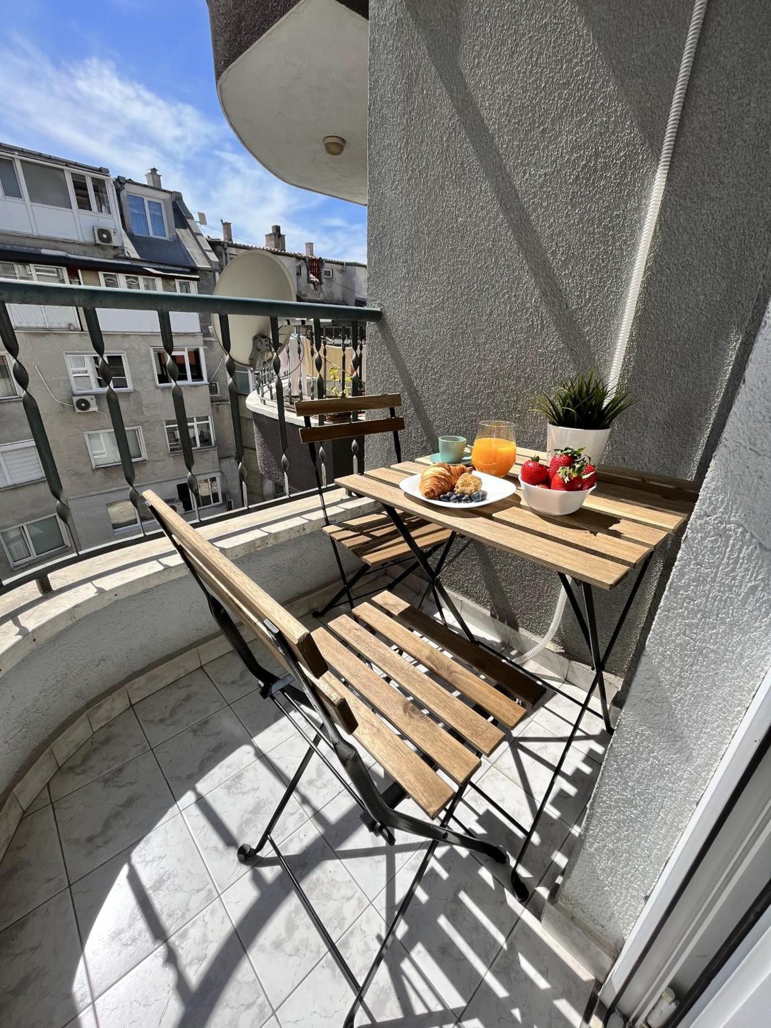 Central Cosy, Fully Renovated 2Bd Near The Cathedral Varna Extérieur photo